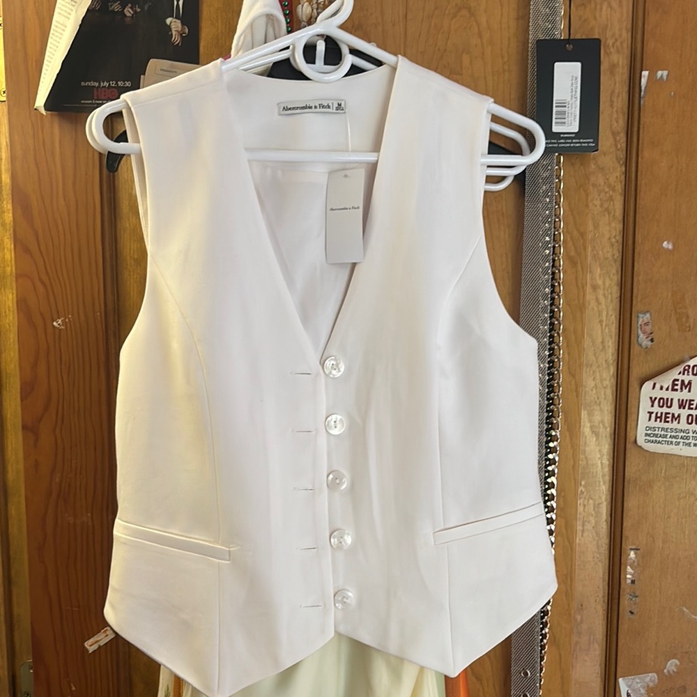 Abercrombie & Fitch White Sleeveless Vest